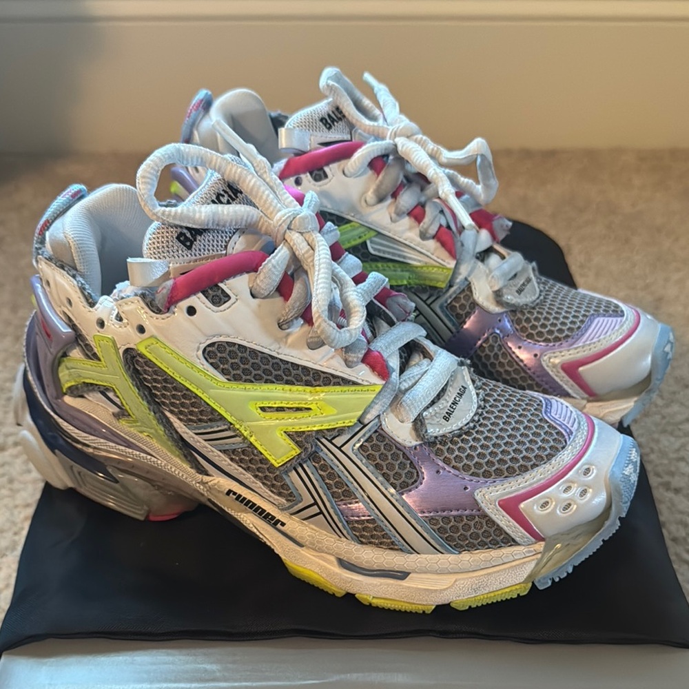 BALENCIAGA WOMEN'S RUNNER SNEAKER